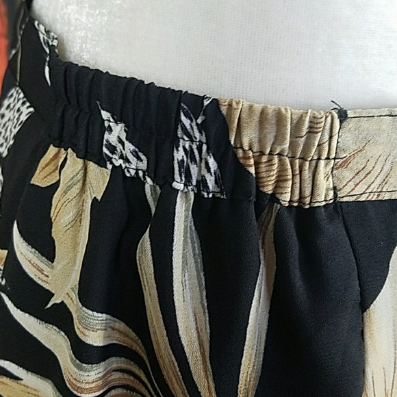 Beautiful tropical print lined skirt - Picture 5 of 8
